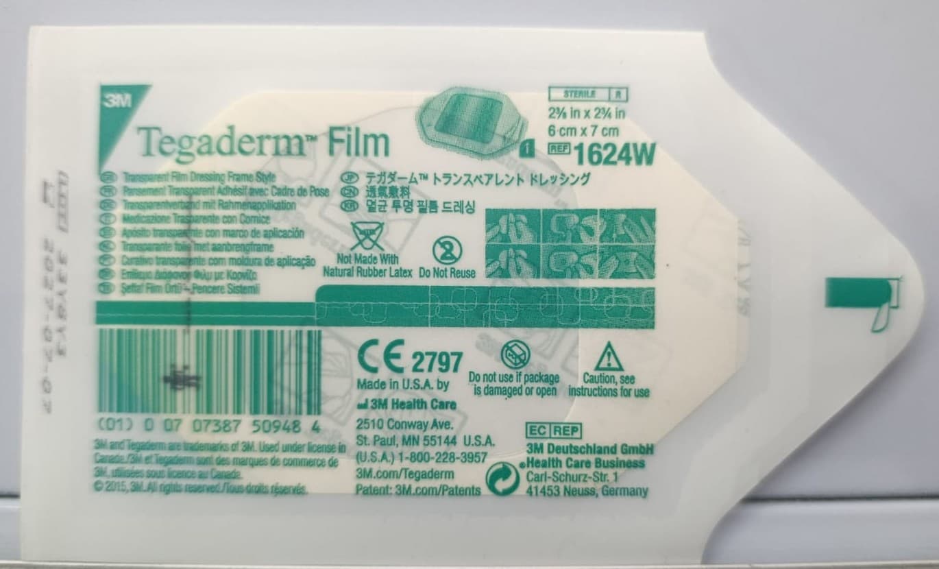 Pza de Aposito de fijacion de 6 cm X 7 cm TEGADERM